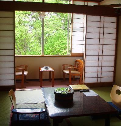Kirishimaya Ryokan Kusatsu  Rum bild